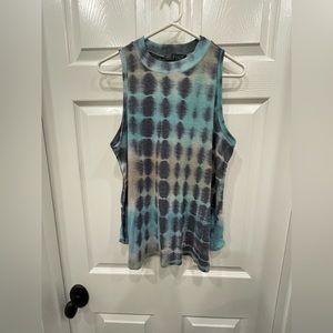 DITZY DAIZY sleeveless flowy shirt. Women’s Large.